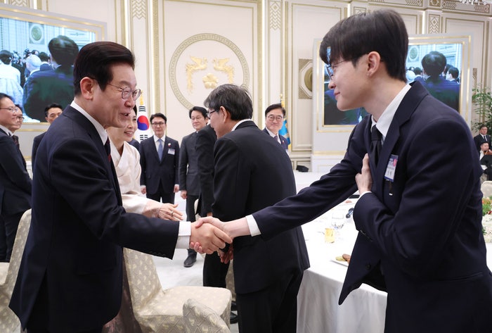 페이커 청룡장 수상 e스포츠 발전 공로 김연아 손흥민과 동급