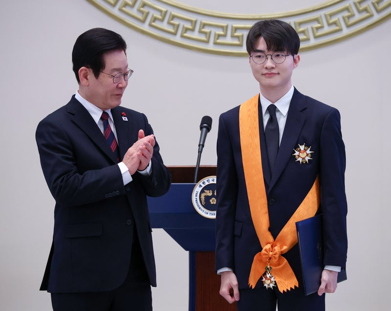 페이커 청룡장 수상 e스포츠 발전 공로 김연아 손흥민과 동급