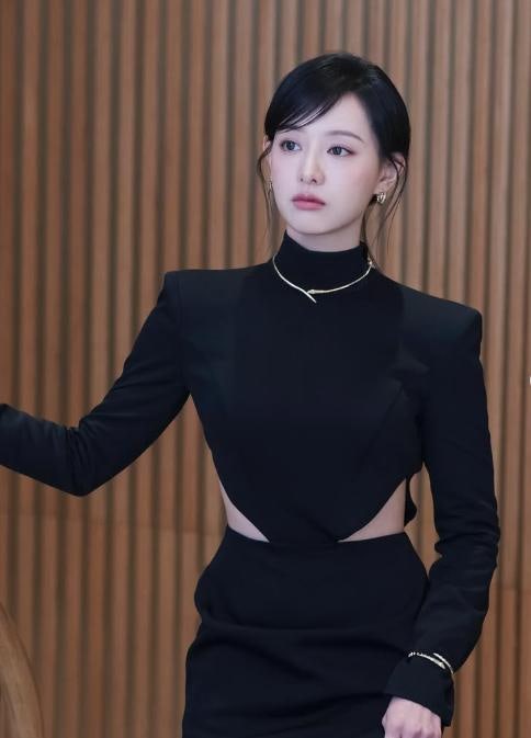 김지원 말라도 너무 마른 근황 놀란 팬들 반응